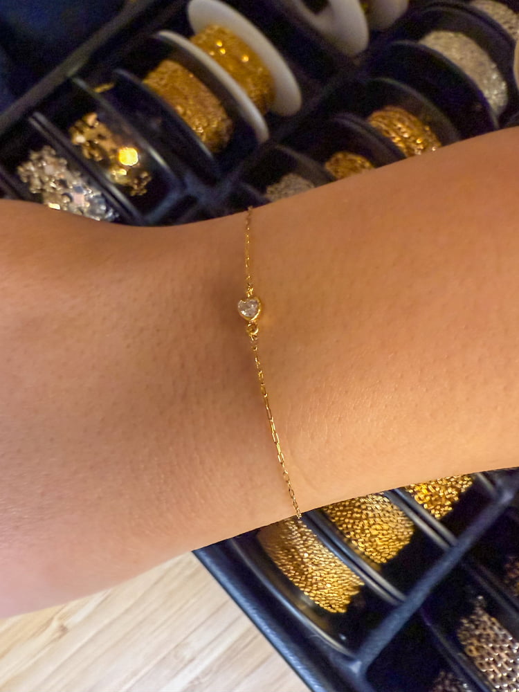 Pulseira permanente com charm coração | Forever Bond Studio